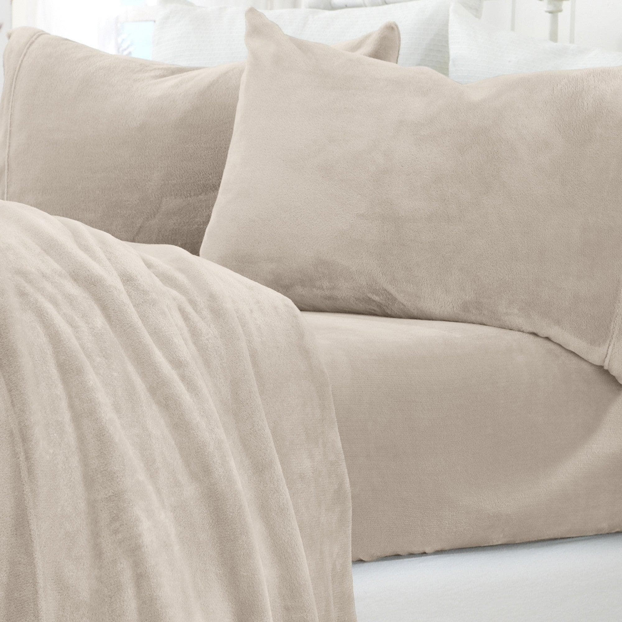 4-Piece Solid Plush Sheet - Velvet Luxe Collection - Image 20