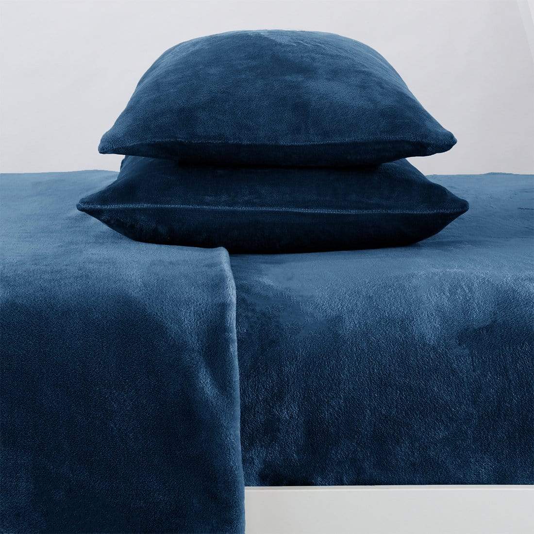 4-Piece Solid Plush Sheet - Velvet Luxe Collection - Image 61