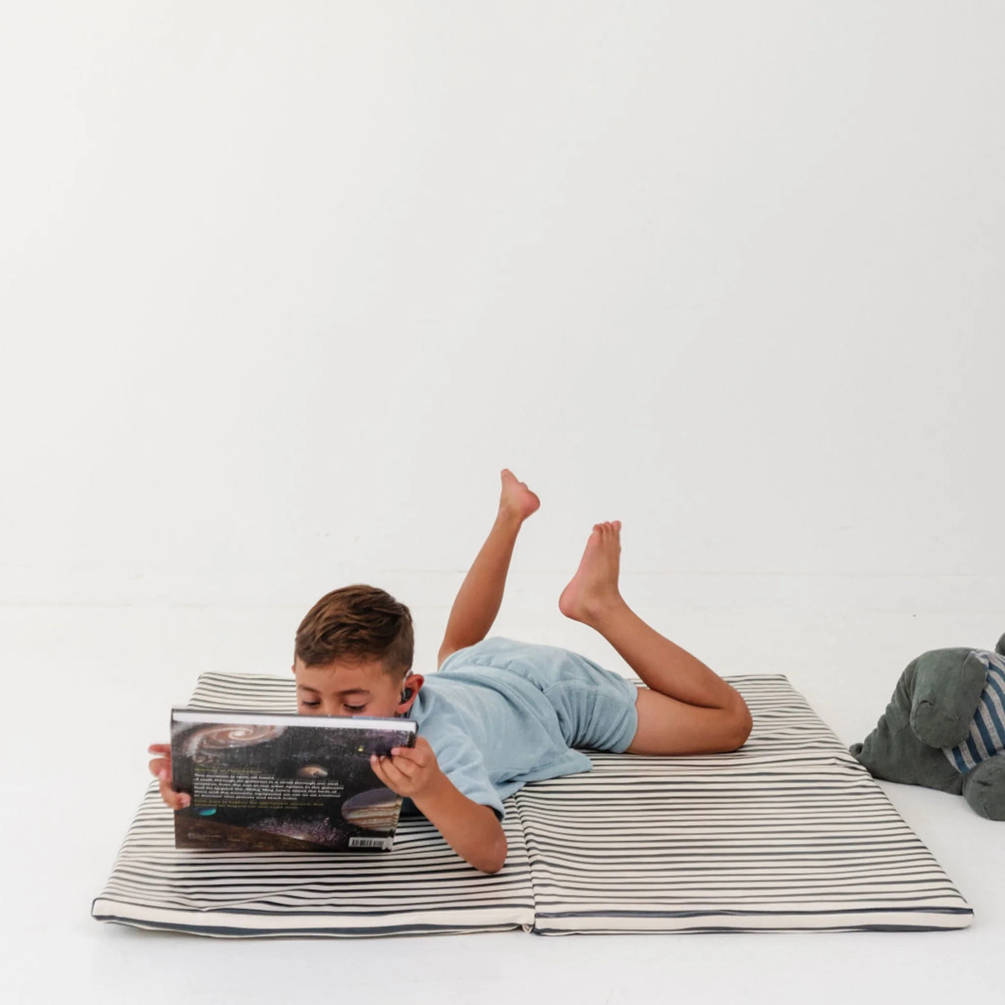 Bold Stripe Vegan Leather Mat - Image 2