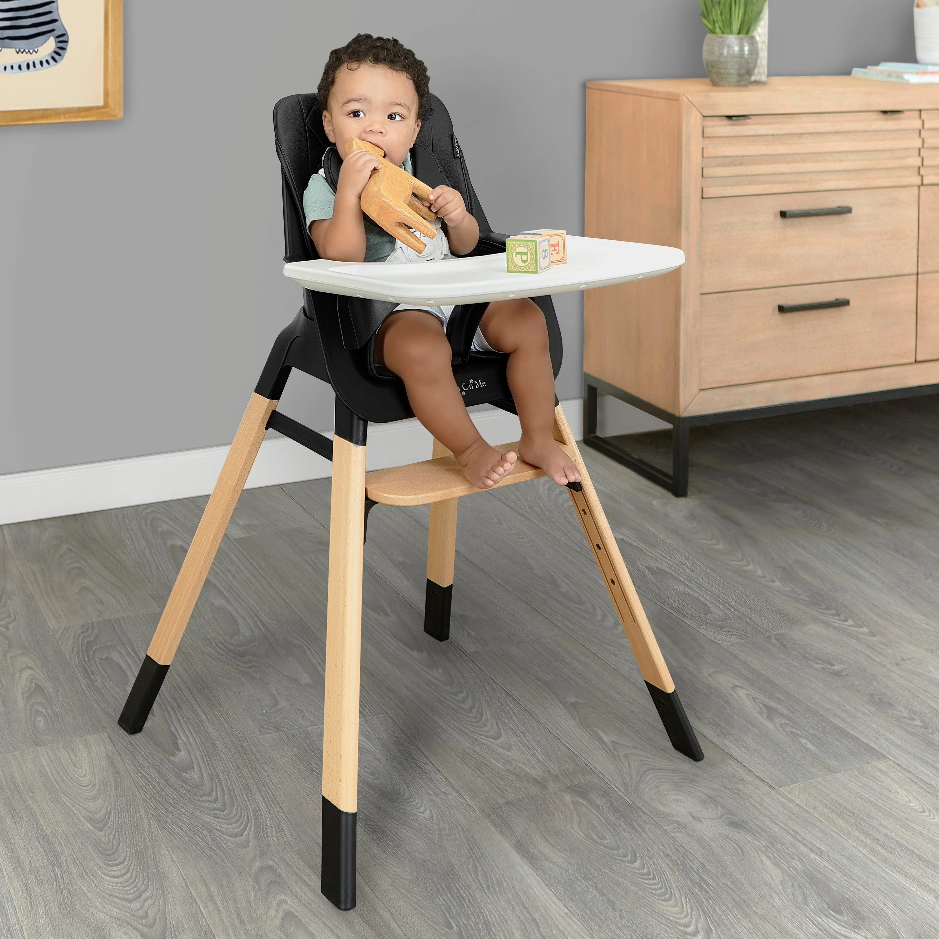 Dream On Me Nibble 2-in-1 wooden Highchair - Image 2