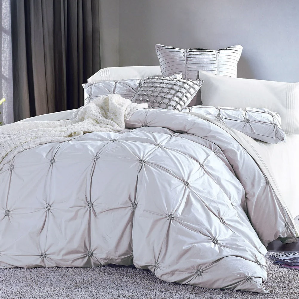 Epoque Embroidered Duvet Set - Image 3