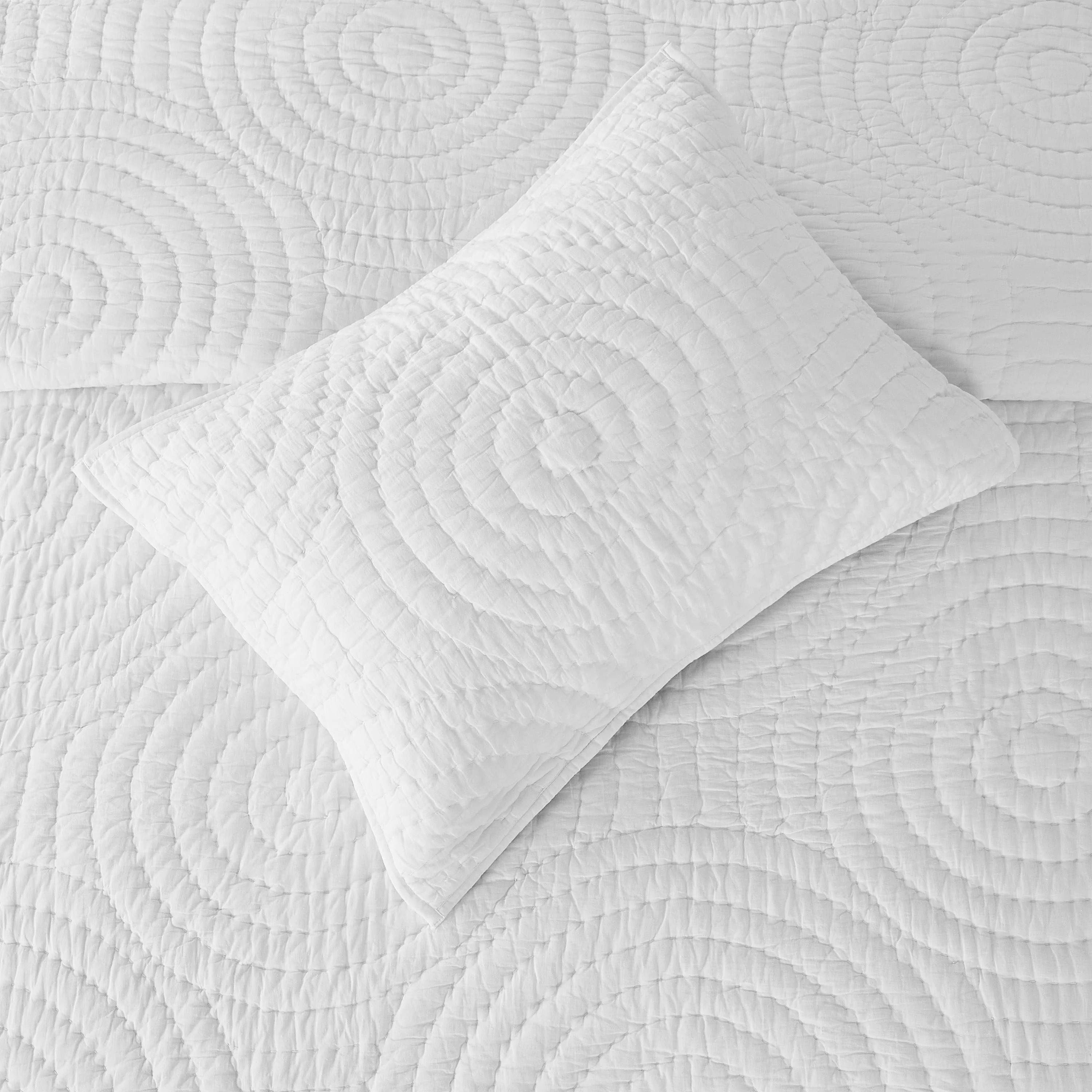 Halo Cotton Voile Hand Stitched Quilt Set - Image 9