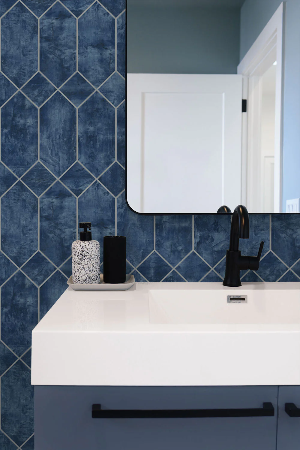 Living with Art Geometric Faux Unpasted Wallpaper - Image 2