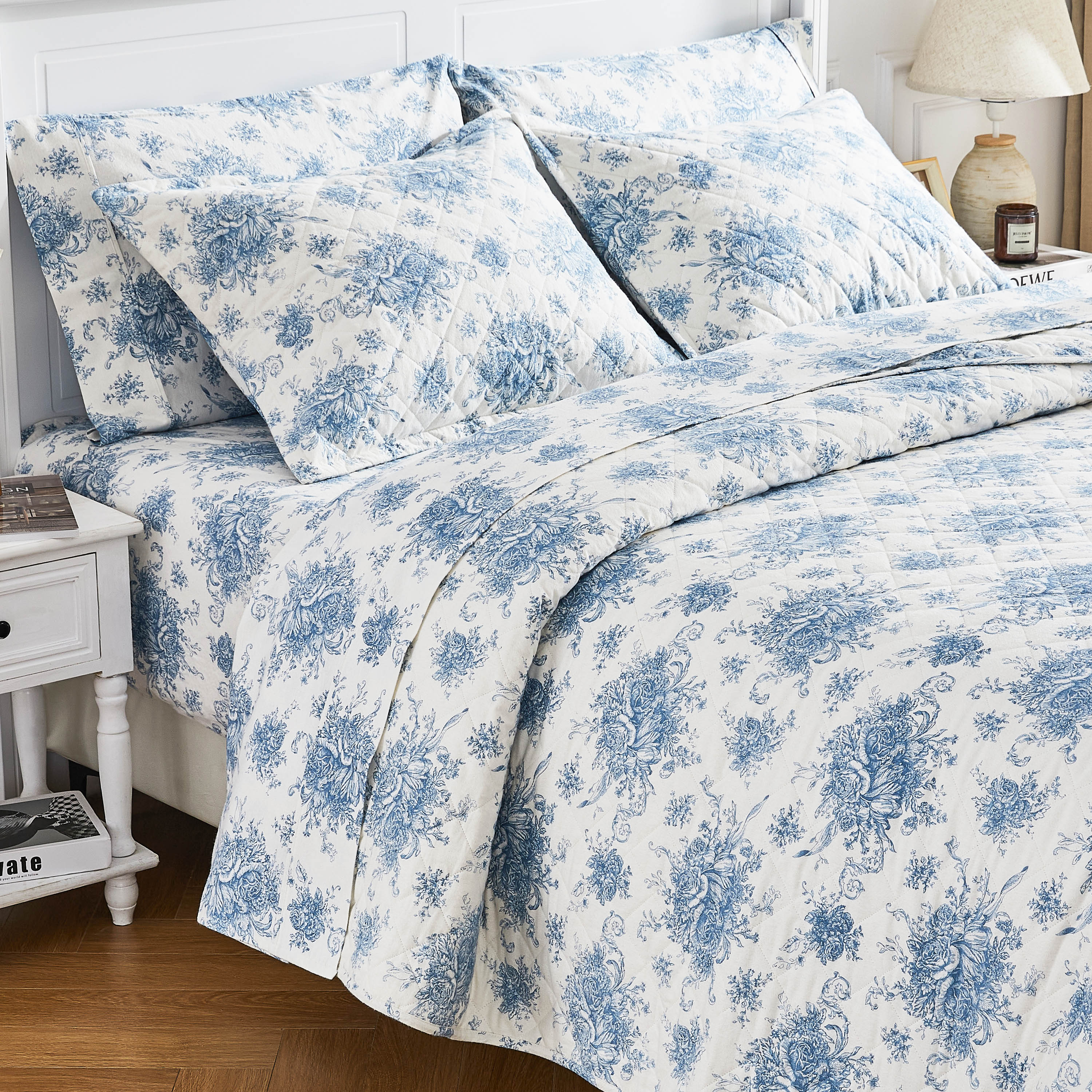 Petit Toile Cotton Flannel Quilt Set - Image 22