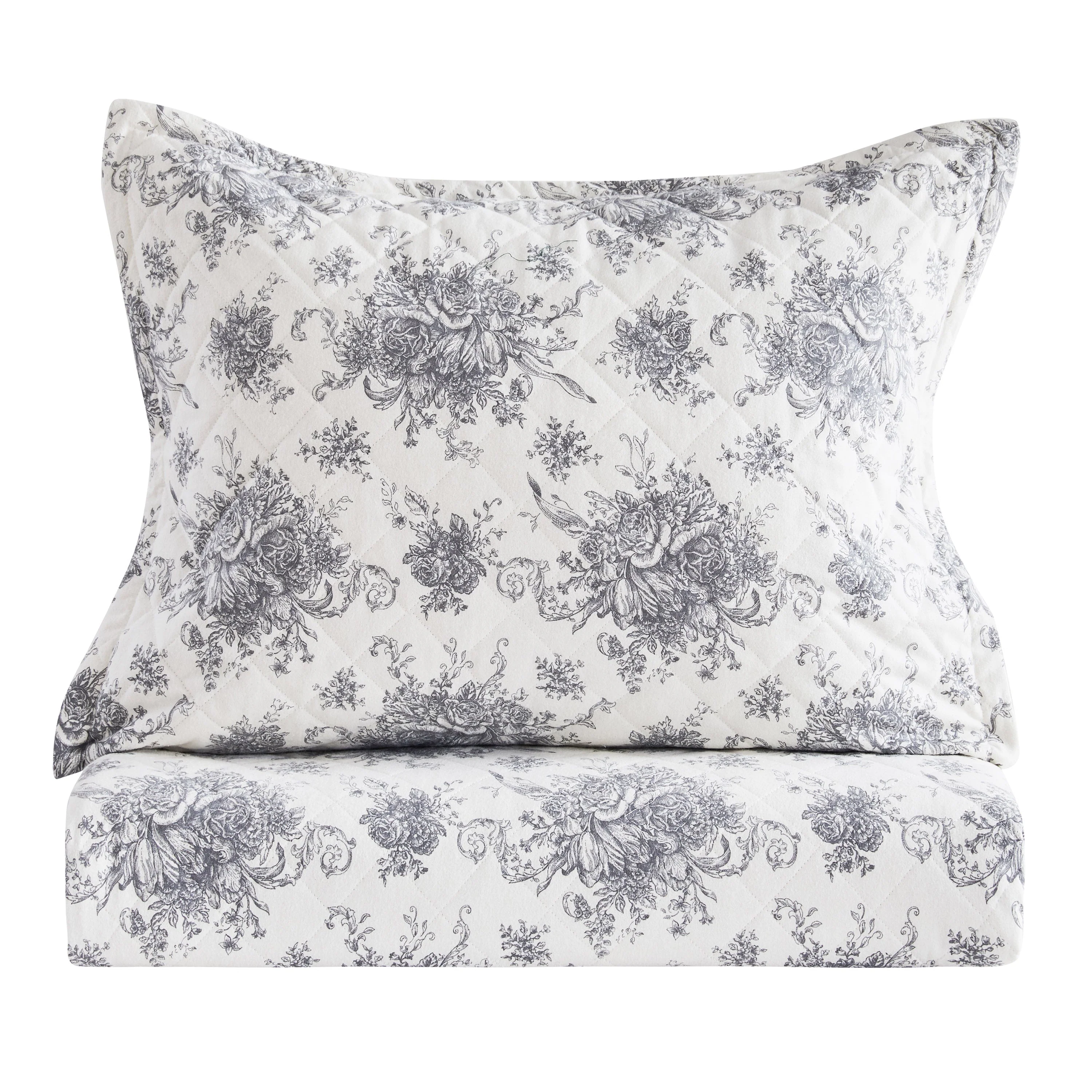 Petit Toile Cotton Flannel Quilt Set - Image 7