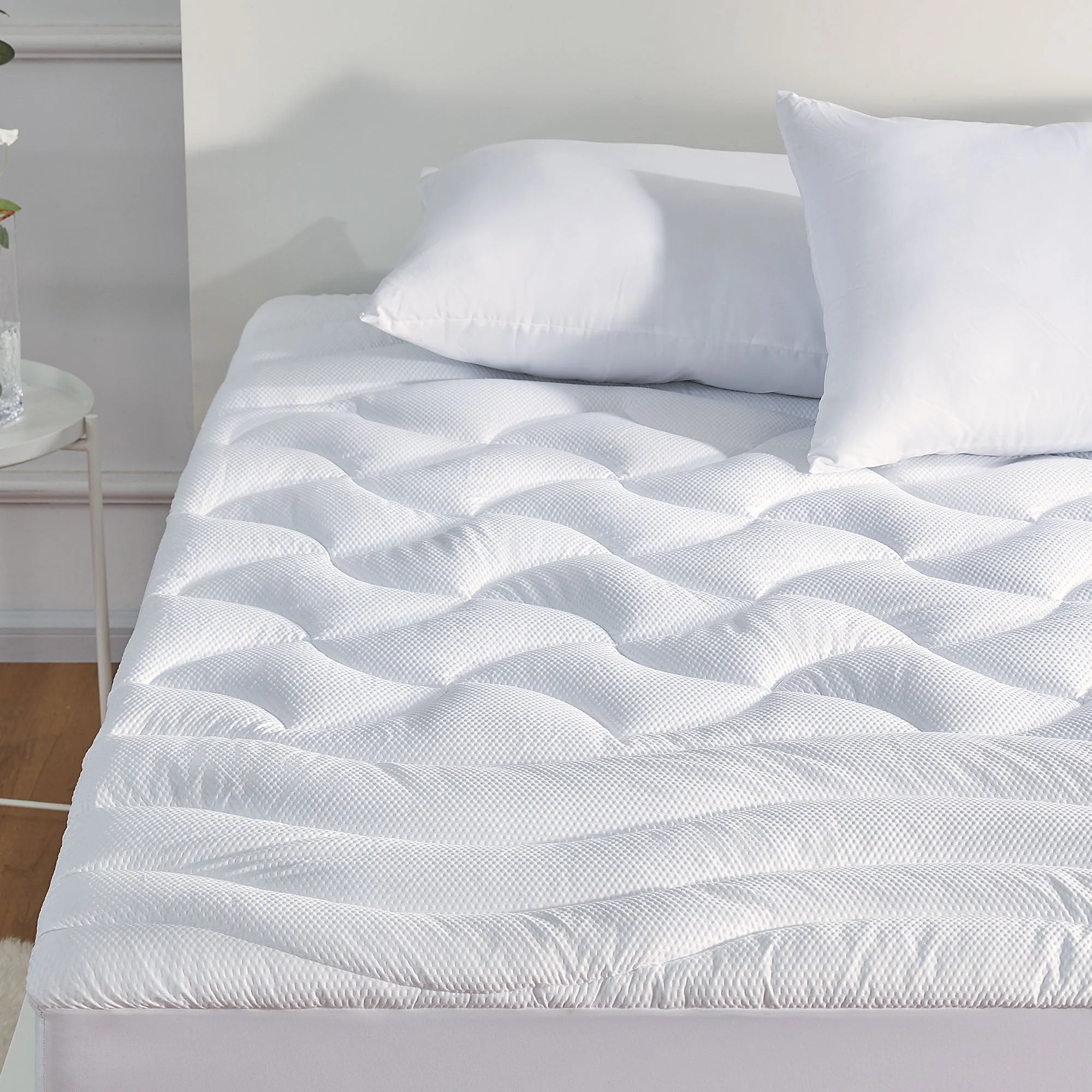 Premium Zoned Cooling Mattress Pad - White