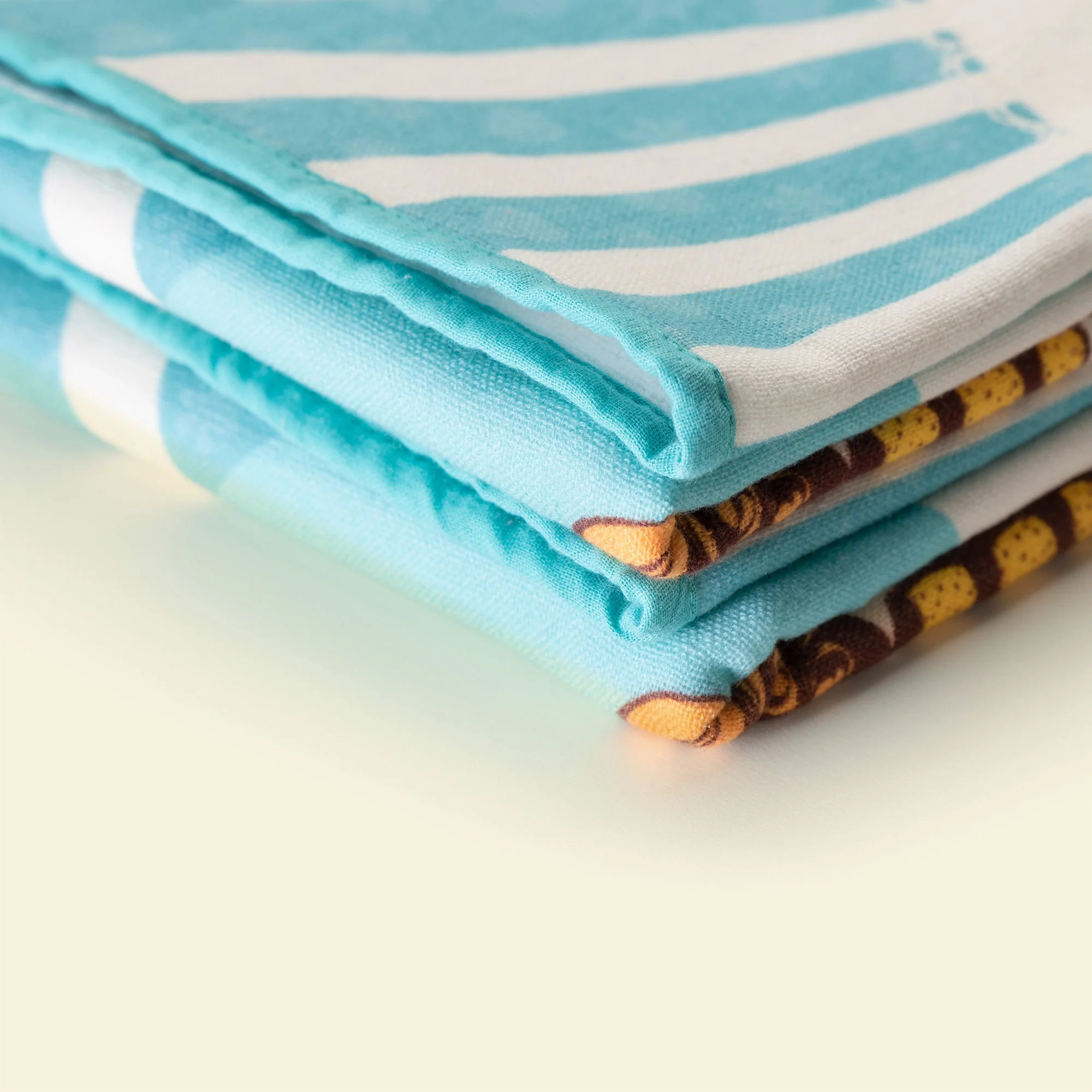 This Bitch Can Bake Kitchen Towel Set - Image 3
